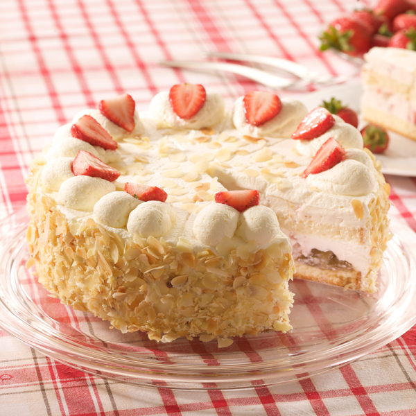 Erdbeer-Rhabarbersahnetorte
