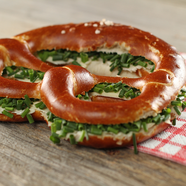 Laugenbreze mit Schnittlauch