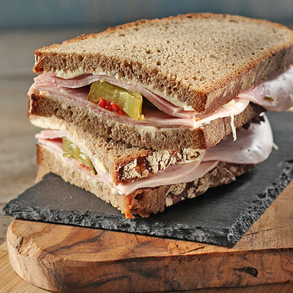 Brotzeitschnitte mit Bierschinken
